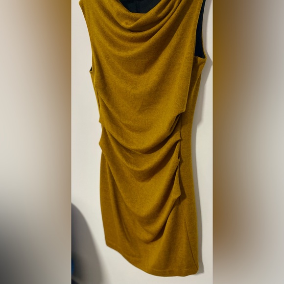 LE CHATEAU DRESS - Picture 2 of 3